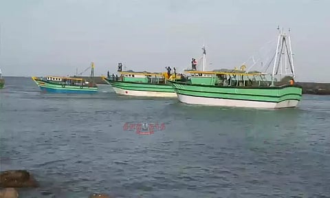 மாண்டஸ் புயல் அச்சுறுத்தல்... 7 நாட்களுக்குப் பின் கடலுக்கு சென்ற மீனவர்கள்...!