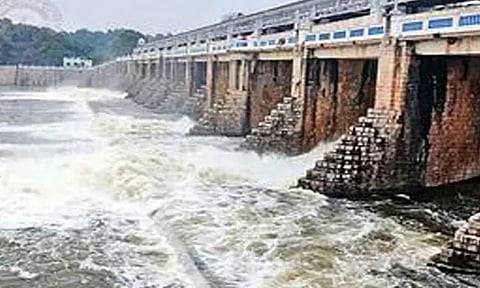 பூண்டி ஏரியிலிருந்து வினாடிக்கு 1,500 கன அடி நீர் வெளியேற்றம்