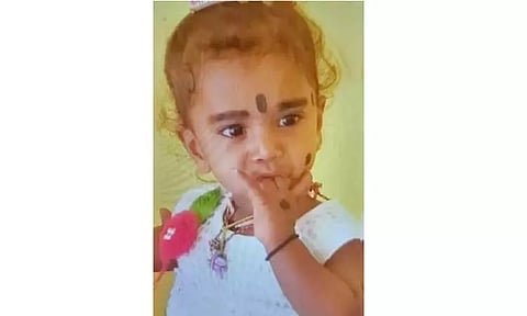 தண்ணீர் வாளியில் தவறி விழுந்து 10 மாத பெண் குழந்தை சாவு