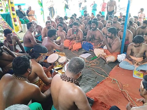 வடமதுரை அருகே அய்யப்ப பக்தர்களுக்கு பஜனை போட்டி