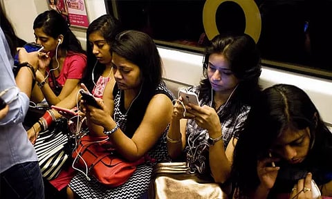 இந்தியாவில் பொது போக்குவரத்து அதிகம் பயன்படுத்துவோர் ஆண்களா? பெண்களா? உலக வங்கி அறிக்கை