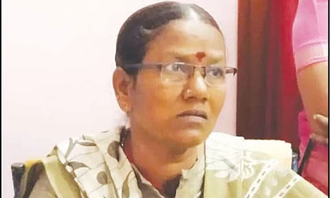 ரூ.5 ஆயிரம் லஞ்சம் வாங்கிய பெண் இன்ஸ்பெக்டர் கைது