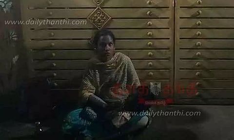 நித்திரவிளை அருகே கணவர் வீட்டின் முன் கைக்குழந்தையுடன் இளம்பெண் தர்ணா