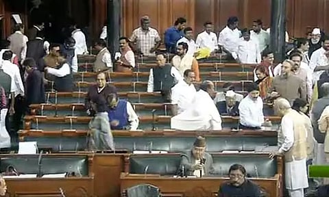 சீனா எல்லை விவகாரத்தில் எதிர்கட்சிகளின் ஒற்றுமை - நாடாளுமன்றத்தில் கூட்டாக வெளிநடப்பு