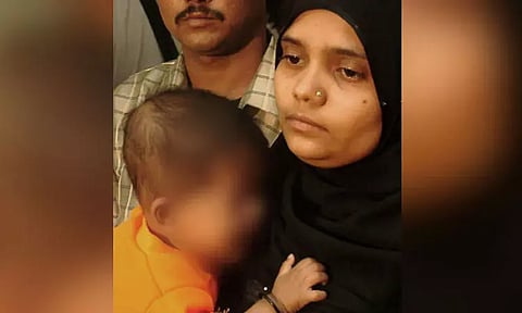 பில்கிஸ் பானு வழக்கு: புதிய அமர்வை விரைவில் அமைக்க வேண்டும் - மீண்டும் மீண்டும் குறிப்பிட வேண்டாம் சுப்ரீம் கோர்ட்டு காட்டம்