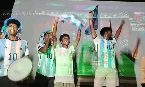 தூத்தூரில் ரசிகர்கள் கொண்டாட்டம்