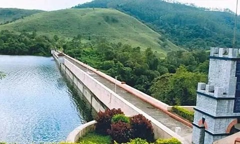 142 அடியை நெருங்குகிறது பெரியாறு அணை நீர்மட்டம்