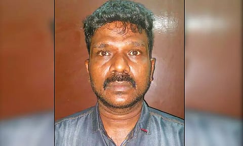 சென்னை பாடியில் பட்டப்பகலில் ரவுடி சரமாரியாக வெட்டிக்கொலை