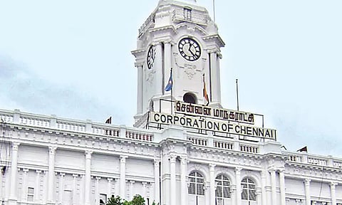 அனுமதியின்றி வைக்கப்பட்ட 62 விளம்பர பலகைகள், 33 விளம்பர பதாகைகள் அகற்றம் - சென்னை மாநகராட்சி