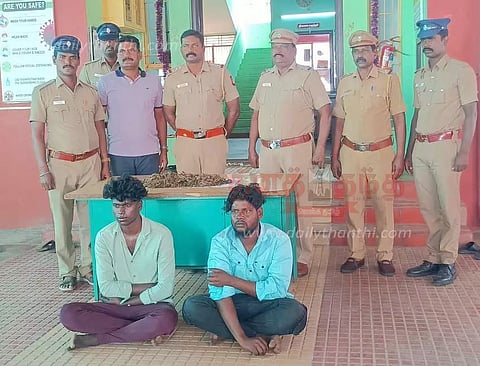 கஞ்சா விற்ற 2 வாலிபர்கள் கைது