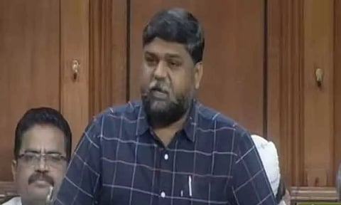 "தமிழகத்தில் கூடுதலாக உள்ள சுங்கச்சாவடிகளை அகற்ற வேண்டும்" - நாடாளுமன்றத்தில் தி.மு.க. எம்.பி. செந்தில்குமார் வலியுறுத்தல்