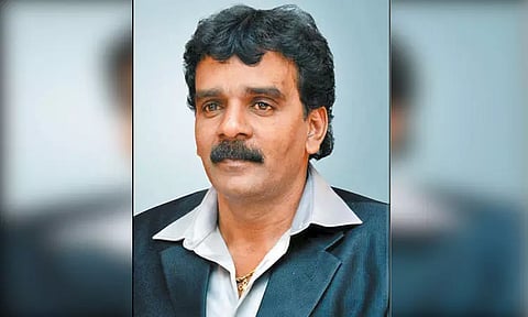 ஏ.சி. எந்திரத்தில் மின்கசிவு: தீயில் உடல் கருகி தொழில் அதிபர் பலி