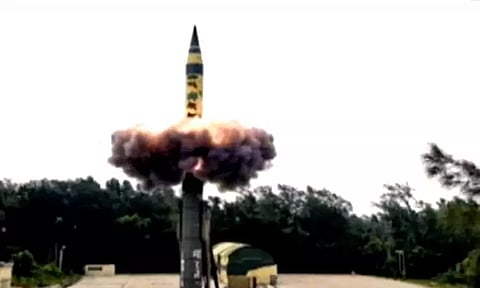 கண்டம் விட்டு கண்டம் சென்று துல்லியமாக தாக்கும் அக்னி-5 ஏவுகணை- சீனாவை எச்சரிக்கும் வகையில் நடத்தப்பட்டதா?