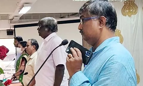 செல்போன் மூலம் ஒலித்த தமிழ்த்தாய் வாழ்த்து