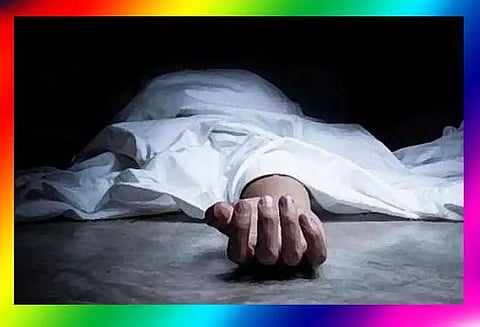 தனியார் பஸ்சில் இறந்து கிடந்த ஊழியர்
