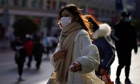 சீனாவில் குளிர்காலத்தில் 3 கொரோனா அலைகள் பரவும் என கணிப்பு