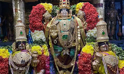 உலகளந்த பெருமாள் கோவிலில் பகல் பத்து உற்சவம்