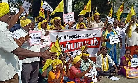 சீர்மரபினர் நலச்சங்கத்தினர் ஆர்ப்பாட்டம்