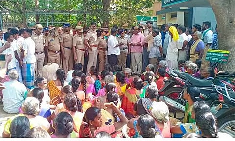 ஆர்.டி.ஓ. அலுவலகம் முற்றுகையால் பரபரப்பு