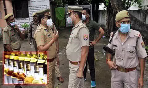 பீகாரில் அவலம்: படித்து கொண்டே வீடு, வீடாக சாராய வினியோகம்; ஏழை மாணவர்களை பயன்படுத்தும் கும்பல்