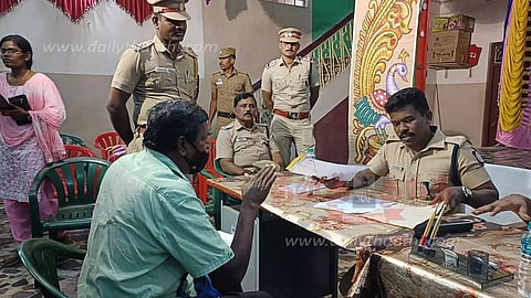 பொதுமக்கள் எந்த நேரமும் போலீசாரை உரிமையோடு அணுகலாம்