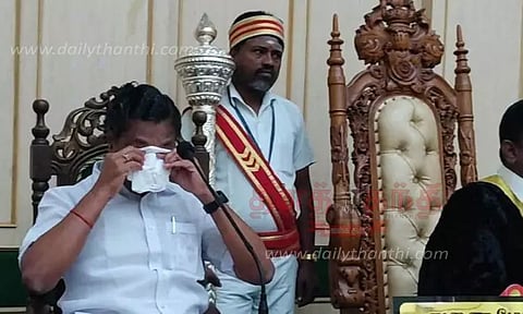 கண்ணீர் விட்டு அழுத துணை மேயர்