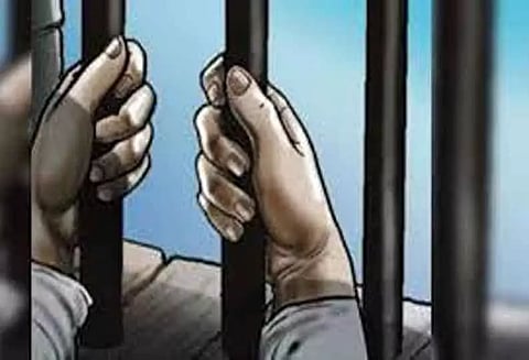 காரில் ரேஷன் அரிசி கடத்தல்; 2 பேர் கைது