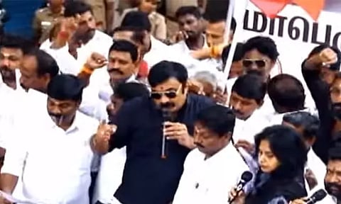 சென்னையில் அனுமதியின்றி போராட்டம்: அதிமுக நிர்வாகிகள் மீது 3 பிரிவுகளின் கீழ் வழக்குப்பதிவு