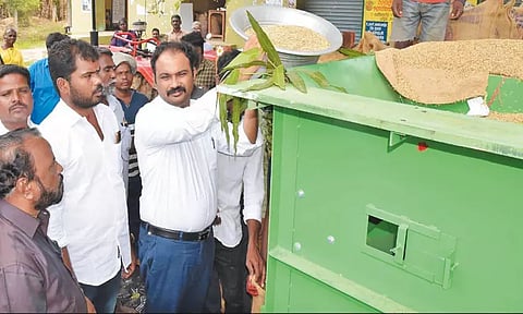சம்பா கொள்முதல் பருவத்தை முன்னிட்டு நெல் கொள்முதல் நிலையம் திறப்பு; திருவள்ளூர் மாவட்ட கலெக்டர் ஆய்வு
