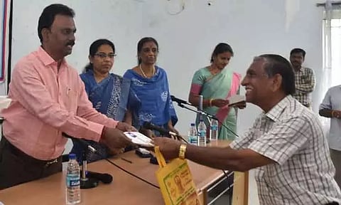 முன்னாள் படைவீரர்களுக்கு நலத்திட்ட உதவிகள்