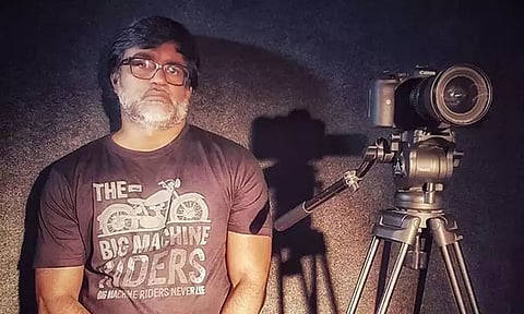 கதை எழுதும் பிசியில் செல்வராகவன்.. வைரலாகும் பதிவு..