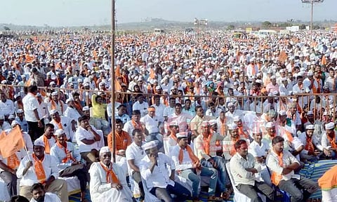 2ஏ இடஒதுக்கீட்டு பட்டியலில் சேர்க்க கோரி பஞ்சமசாலி சமுகத்தினர் சுவர்ண சவுதாவை முற்றுகையிட்டு போராட்டம்