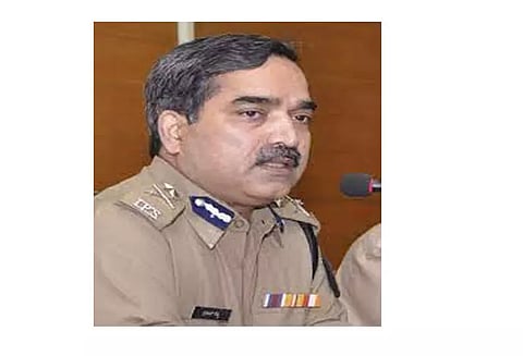 உயர் அதிகாரிகளுடன், போலீஸ் கமிஷனர் ஆலோசனை