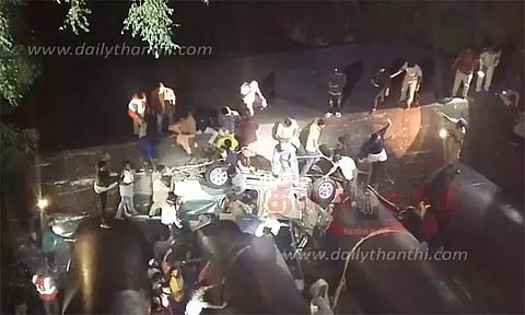 குமுளி மலைப்பாதையில் கார் கவிழ்ந்து விபத்து: அய்யப்ப பக்தர்கள் 8 பேர் உயிரிழப்பு