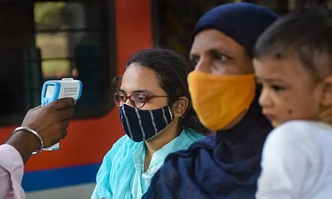 இந்தியாவில் அதிகரிக்க தொடங்கிய கொரோனா: ஒருநாள் பாதிப்பு மீண்டும் 200-ஐ தாண்டியது