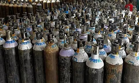 மருத்துவமனைகளில் ஆக்சிஜன் இருப்பை உறுதி செய்ய வேண்டும் - மத்திய சுகாதாரத்துறை