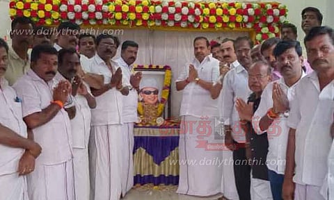 எம்.ஜி.ஆர். நினைவு தினம் அனுசரிப்பு