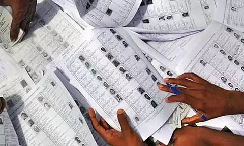 வாக்காளர் அடையாள அட்டை புதிய முறையில் தயாராகிறது