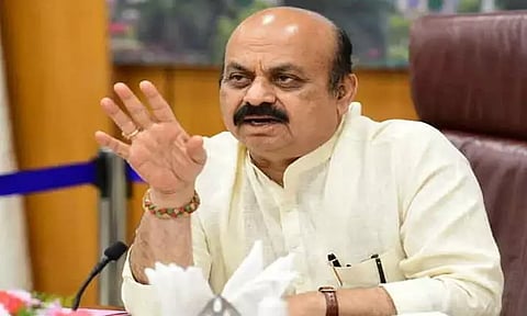 கொரோனா குறித்து பீதி அடைய வேண்டாம், மக்கள் எச்சரிக்கையாக இருக்க வேண்டும் - கர்நாடக முதல்-மந்திரி பசவராஜ் பொம்மை