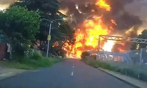 தென் ஆப்பிரிக்கா: ஜோகன்னஸ்பர்க்கில் எரிவாயு டேங்கர் லாரி வெடித்ததில் 8 பேர் பலி: பலர் காயம்