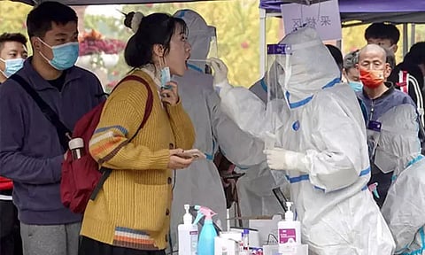 சீனாவில் 10 கோடி பேருக்கு கொரோனா தொற்று, 10 லட்சம் பலி: இந்திய டாக்டர் கணிப்பு