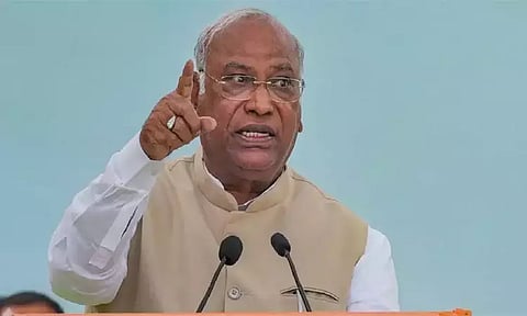 கொரோனா எங்கும் இல்லை, பாஜக எங்களை குறிவைக்கிறது: மல்லிகார்ஜூன் கார்கே