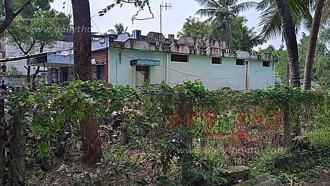 போலீஸ் நிலையத்துக்கு சுற்றுச்சுவர் அமைக்கப்படுமா?