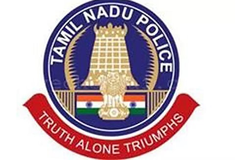 ஓட்டலை மூடக்கோரி வாலிபர்கள் தகராறு