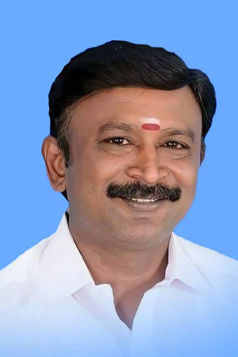 17-வது வார்டை முன்மாதிரியாக கொண்டு வர தீவிரமாக பணியாற்றும் கவுன்சிலர்