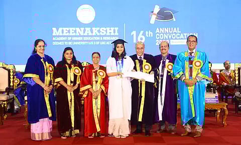 மீனாட்சி அகாடமி உயர் கல்வி மற்றும் ஆராய்ச்சி கல்விக் கூடத்தின் 16 வது பட்டமளிப்பு விழா