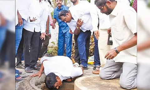 பாதாள குடிநீர் குழாயில் உடைப்பு சாலையில் படுத்து ஆய்வு செய்த அமைச்சர் நாசர்