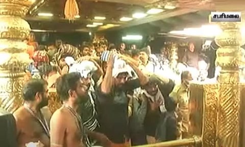 சபரிமலையில் மண்டல பூஜை: தங்க அங்கியில் ஐயப்பனை தரிசிக்க அலைமோதும் பக்தர்கள் கூட்டம்