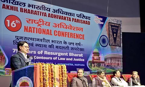 கோர்ட்டுகளில் 5 கோடி வழக்குகள் தேக்கம்; நிலுவை வழக்குகளை தீர்ப்பதில் நீதித்துறைக்கு முழு ஆதரவு - மத்திய சட்ட மந்திரி