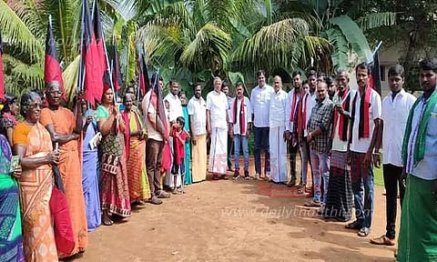 அ.தி.மு.க.வினர் தி.மு.க.வில் இணைந்தனர்